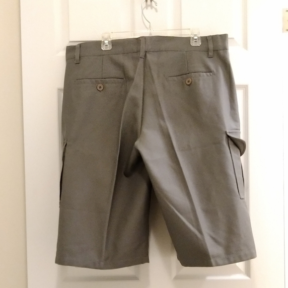 39" CMC cargo shorts - NWOT - Picture 4 of 7